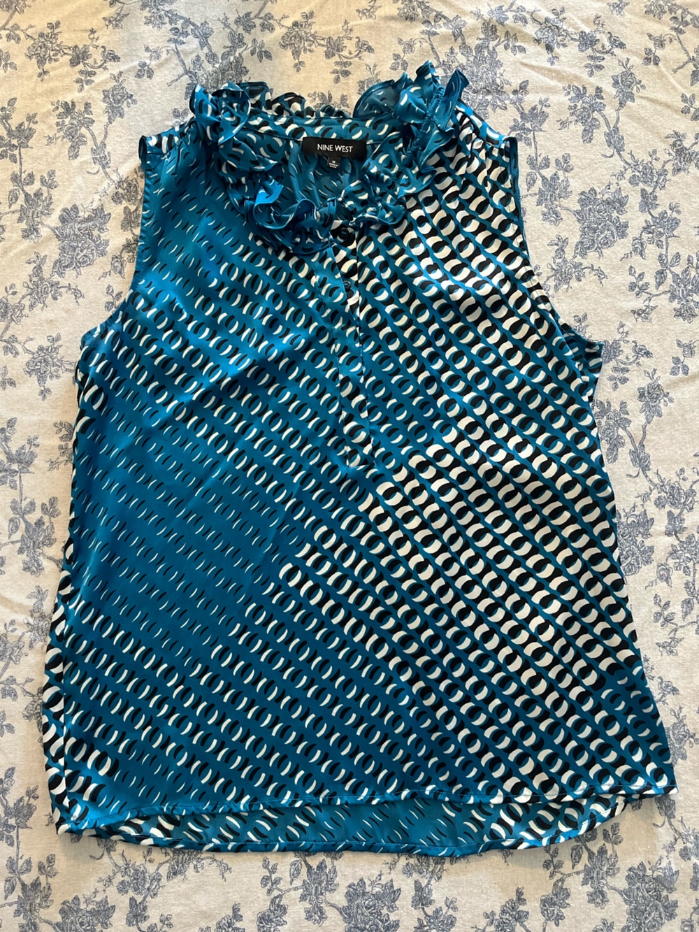 Nine West Blue and White Printed Sleeveless Blouse with Ruffled Collar